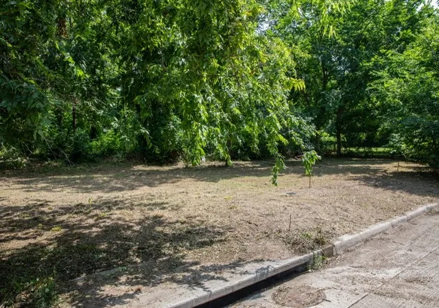 Photo 3 of Land for sale at 702 Fenet St, Mc Kinney, TX 75069 | MLS# 21319864 | Listing updated on 2026-09-08