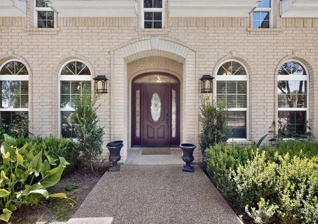 Photo 1 of Single family home for sale at 108 Cape Shore Dr, Kemp, TX 75143 | MLS# 21318105 | Listing updated on 2026-10-02