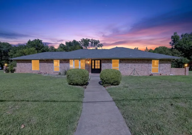 Photo 1 of Single family home for sale at 1438 Vicki Ln, Cedar Hill, TX 75104 | MLS# 21318603 | Listing updated on 2026-10-01