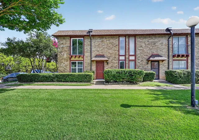 Photo 2 of Condo for sale at 1801 E Grauwyler Rd #101, Irving, TX 75061 | MLS# 21320036 | Listing updated on 2026-09-13