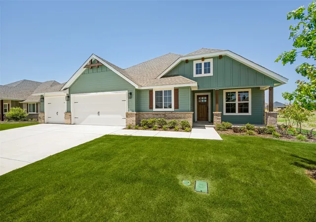 Photo 2 of Single family home for sale at 4202 Padron Ln, Sanger, TX 76266 | MLS# 21320183 | Listing updated on 2026-08-01