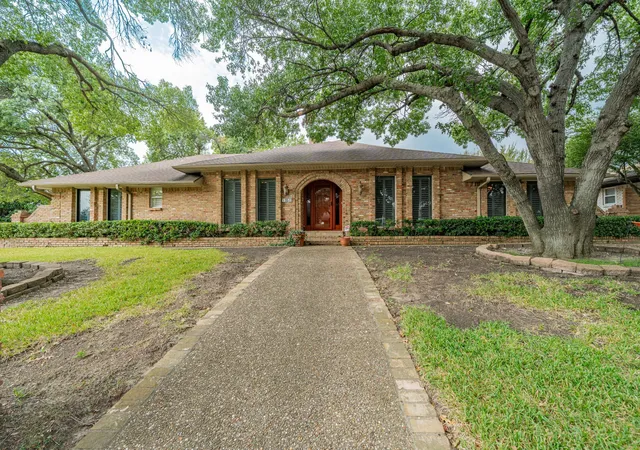 Photo 1 of Single family home for sale at 9511 Fallbrook Dr, Dallas, TX 75243 | MLS# 21320204 | Listing updated on 2026-09-11