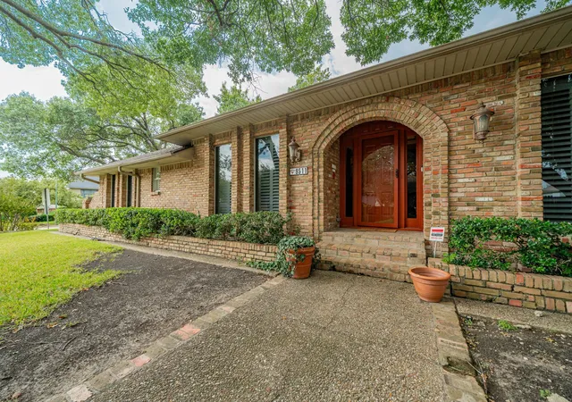 Photo 3 of Single family home for sale at 9511 Fallbrook Dr, Dallas, TX 75243 | MLS# 21320204 | Listing updated on 2026-09-11