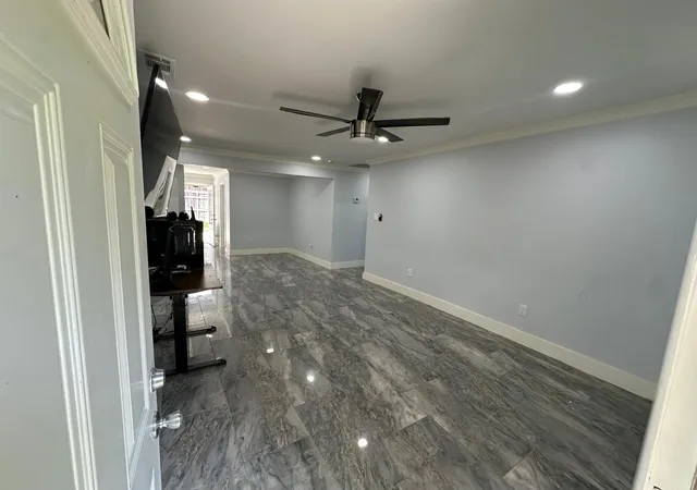 Photo 4 of Single family home for sale at 400 E Shady Grove Rd, Irving, TX 75060 | MLS# 21320205 | Listing updated on 2026-09-11