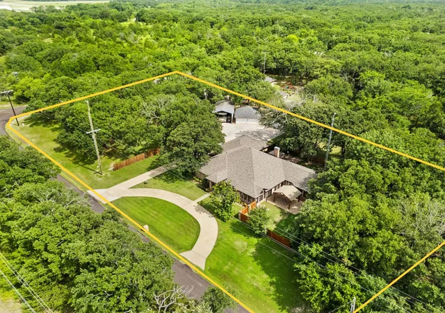 Photo 1 of Single family home for sale at 1023 County Road 3310, Greenville, TX 75402 | MLS# 21316941 | Listing updated on 2026-09-11