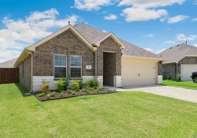 Photo 3 of Single family home for sale at 102 Sunberry Dr, Caddo Mills, TX 75135 | MLS# 21320329 | Listing updated on 2026-09-10