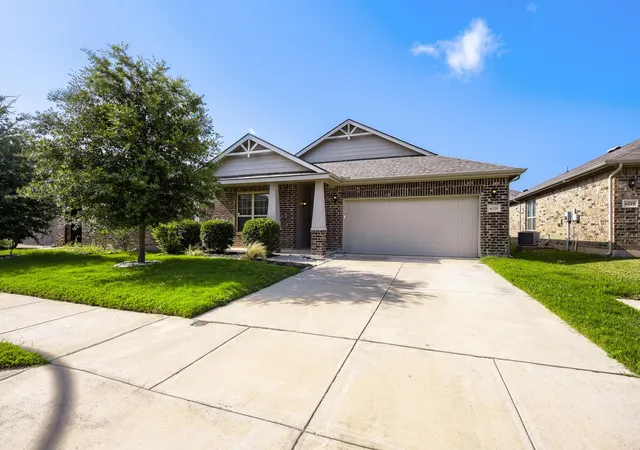 Photo 2 of Single family home for sale at 6225 Topsail Dr, Fort Worth, TX 76179 | MLS# 21313385 | Listing updated on 2026-10-02