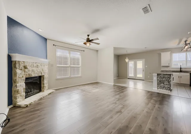 Photo 3 of Single family home for sale at 6225 Topsail Dr, Fort Worth, TX 76179 | MLS# 21313385 | Listing updated on 2026-10-02