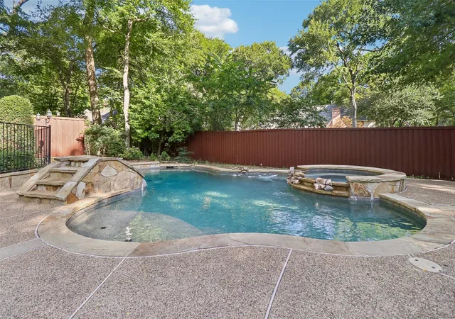 Photo 2 of Sale Pending at 2600 Saratoga, Mc Kinney, TX 75070 | MLS# 21320364 | Listing updated on 2026-09-12