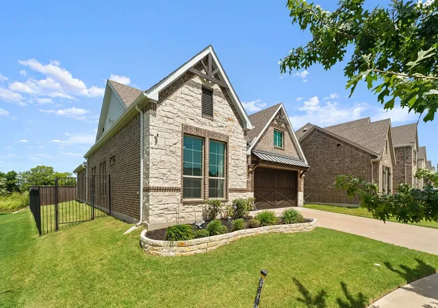 Photo 3 of Single family home for sale at 4705 Brockwell Dr, Carrollton, TX 75010 | MLS# 21317203 | Listing updated on 2026-09-10