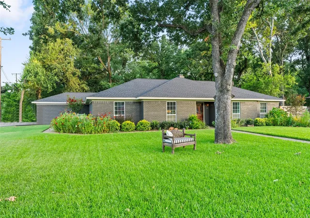 Photo 1 of Single family home for sale at 1401 Bowie Cir, Corsicana, TX 75110 | MLS# 21320008 | Listing updated on 2026-09-13
