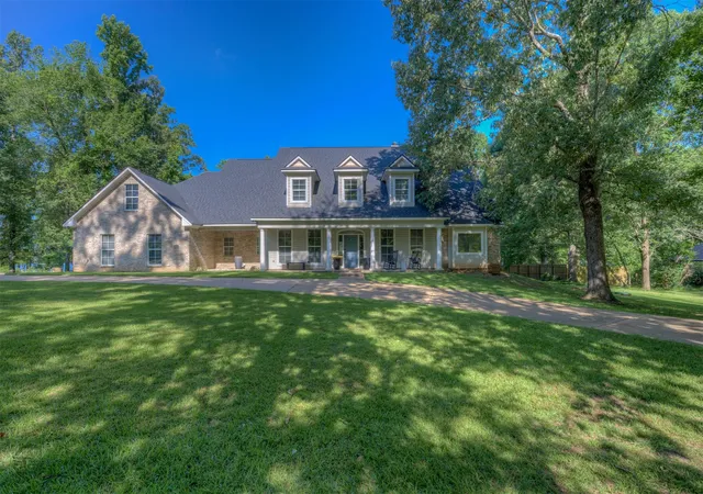 Photo 1 of Single family home for sale at 111 Oak Leaf Trl, Benton, LA 71006 | MLS# 21320439 | Listing updated on 2026-08-01