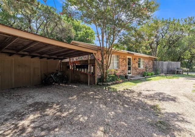 Photo 3 of Sale Pending at 190 Crowfoot Ln, Whitney, TX 76692 | MLS# 21315992 | Listing updated on 2026-09-14