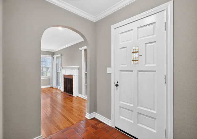 Photo 3 of Sale Pending at 202 S Tower St, Weatherford, TX 76086 | MLS# 21316779 | Listing updated on 2026-09-09