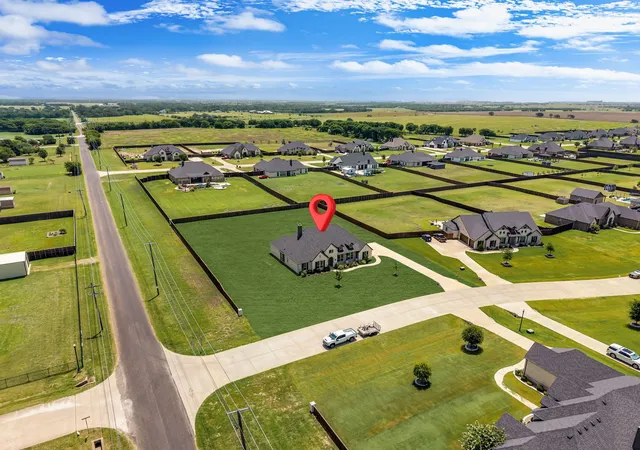Photo 2 of Single family home for sale at 610 Cimarron Meadows Dr, Waxahachie, TX 75167 | MLS# 21318791 | Listing updated on 2026-09-13