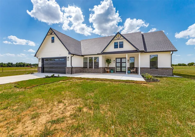 Photo 2 of Single family home for sale at 3150 Crisp Rd, Ennis, TX 75119 | MLS# 21316045 | Listing updated on 2026-09-24