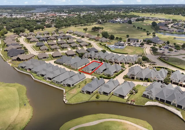 Photo 4 of Single family home for sale at 2407 Vineyard Dr, Granbury, TX 76048 | MLS# 21319831 | Listing updated on 2026-10-06