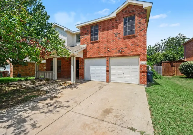 Photo 2 of Single family home for sale at 3425 Hermalinda Dr, Denton, TX 76207 | MLS# 21318836 | Listing updated on 2026-09-11
