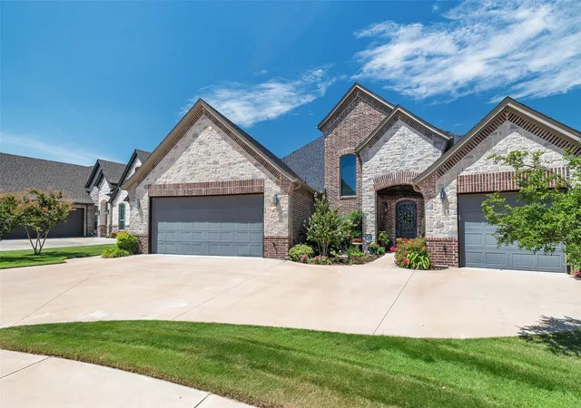 Photo 2 of Single family home for sale at 2021 Turnbury Ct, Granbury, TX 76048 | MLS# 21318267 | Listing updated on 2026-10-07