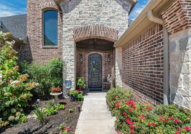 Photo 3 of Single family home for sale at 2021 Turnbury Ct, Granbury, TX 76048 | MLS# 21318267 | Listing updated on 2026-10-07