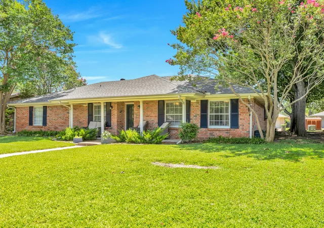 Photo 1 of Sale Pending at 2500 Stonemoss Dr, Plano, TX 75075 | MLS# 21316315 | Listing updated on 2026-09-12