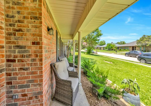Photo 3 of Sale Pending at 2500 Stonemoss Dr, Plano, TX 75075 | MLS# 21316315 | Listing updated on 2026-09-12