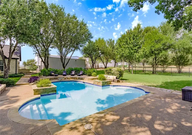 Photo 3 of Single family home for sale at 6130 Grauton Dr, Mansfield, TX 76063 | MLS# 21320489 | Listing updated on 2026-09-29
