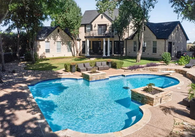 Photo 3 of Single family home for sale at 6130 Grauton Dr, Mansfield, TX 76063 | MLS# 21320489 | Listing updated on 2026-09-29