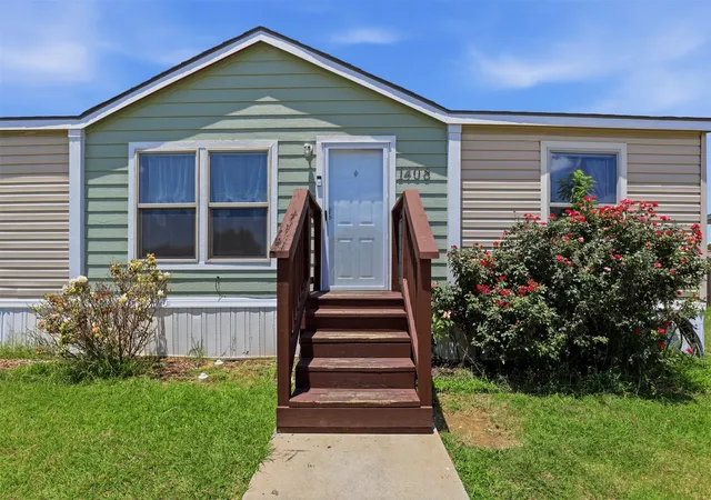 Photo 2 of Manufactured home for sale at 1408 Old Bridge Rd, Cleburne, TX 76033 | MLS# 21319212 | Listing updated on 2026-09-11