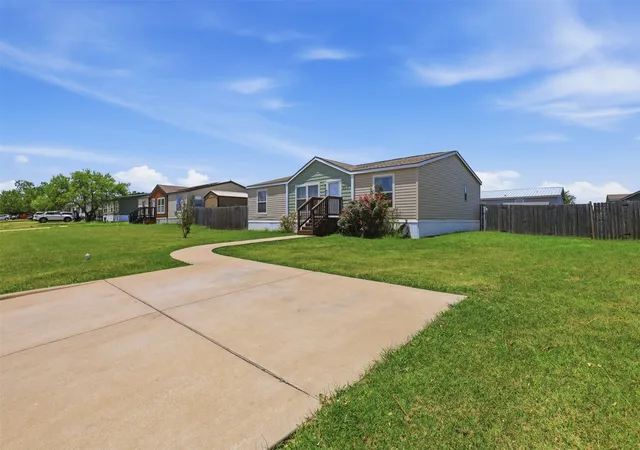 Photo 3 of Manufactured home for sale at 1408 Old Bridge Rd, Cleburne, TX 76033 | MLS# 21319212 | Listing updated on 2026-09-11