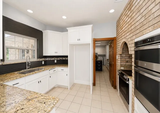 Photo 4 of Single family home for sale at 7400 Golf Club Dr, Fort Worth, TX 76179 | MLS# 21313433 | Listing updated on 2026-09-14