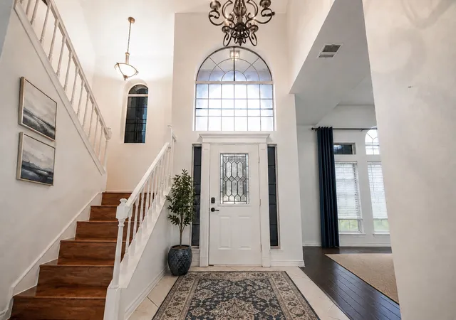Photo 3 of Single family home for sale at 4407 Murwick Dr, Arlington, TX 76016 | MLS# 21320789 | Listing updated on 2026-09-16