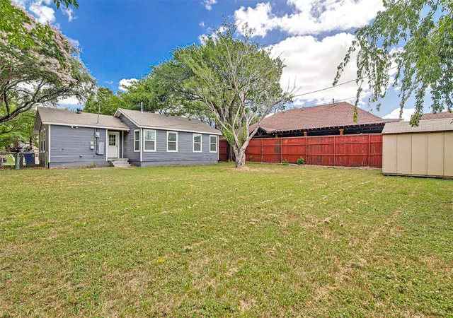 Photo 18 of Single family home for sale at 624 E Ellen Ave, Hurst, TX 76053 | MLS# 21320884 | Listing updated on 2026-09-10
