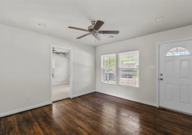 Photo 3 of Single family home for sale at 624 E Ellen Ave, Hurst, TX 76053 | MLS# 21320884 | Listing updated on 2026-09-10