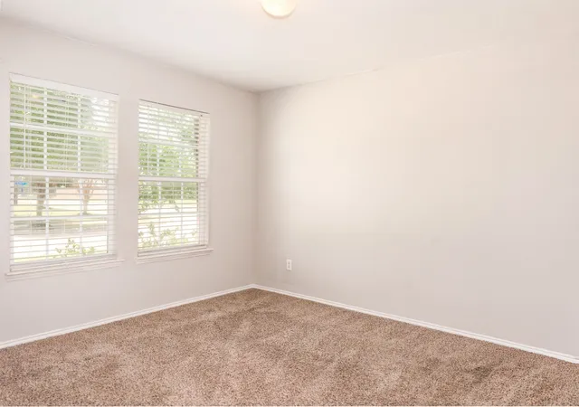 Photo 3 of Single family home for sale at 806 White Fields Wy, Arlington, TX 76002 | MLS# 21319872 | Listing updated on 2026-09-08