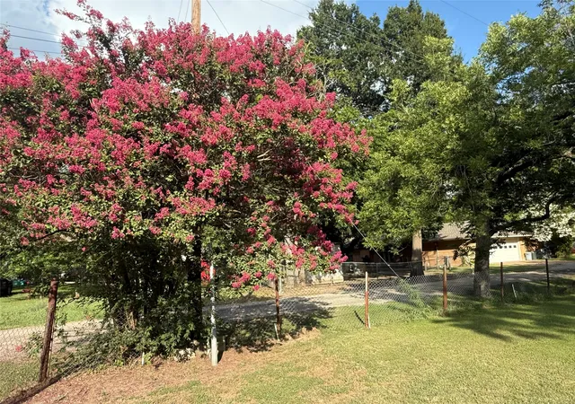 Photo 23 of Single family home for sale at 601 Sw 2nd St, Kerens, TX 75144 | MLS# 21320925 | Listing updated on 2026-09-12