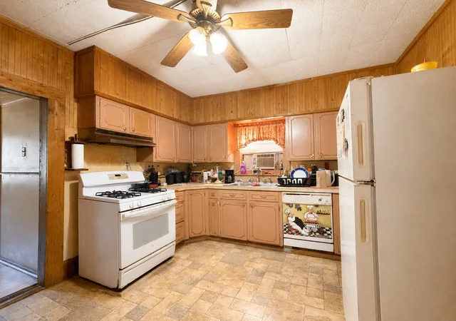 Photo 4 of Single family home for sale at 601 Sw 2Nd St, Kerens, TX 75144 | MLS# 21320925 | Listing updated on 2026-09-12
