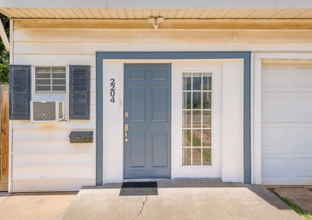 Photo 4 of House for sale at 2202 And 2204 S 12Th St, Abilene, TX 79605 | MLS# 21293998 | Listing updated on 2026-10-02