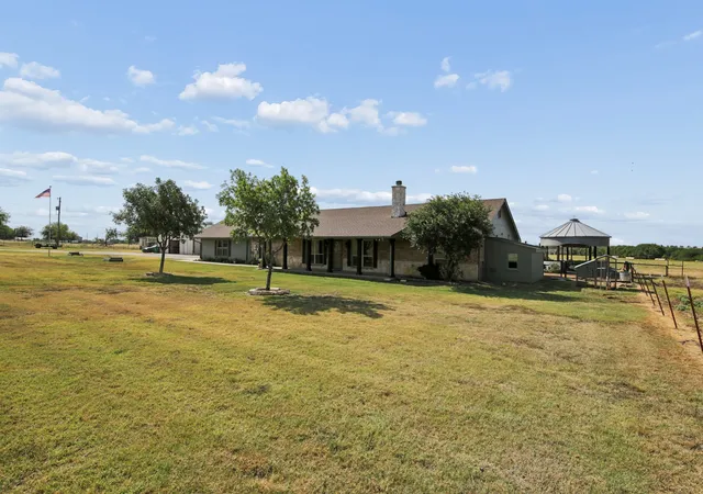 Photo 3 of Sale Pending at 481 County Road 205, Valley View, TX 76272 | MLS# 21319675 | Listing updated on 2026-09-16