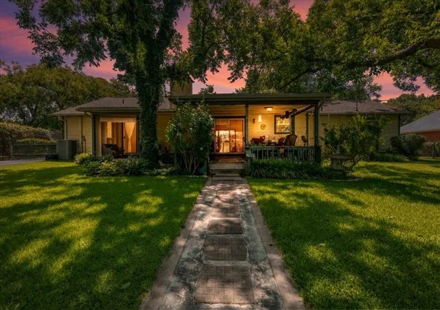 Photo 1 of Single family home for sale at 3908 Bandera Dr, Granbury, TX 76049 | MLS# 21320948 | Listing updated on 2026-09-10