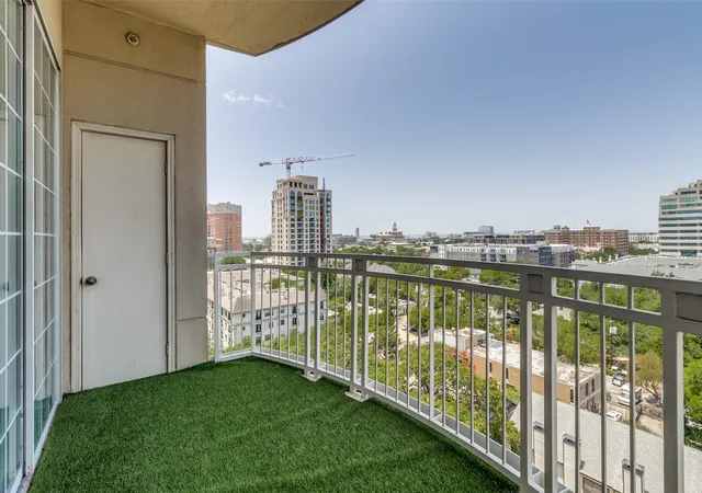 Photo 3 of Condo for sale at 3225 Turtle Creek Blvd #1134, Dallas, TX 75219 | MLS# 21318778 | Listing updated on 2026-09-11