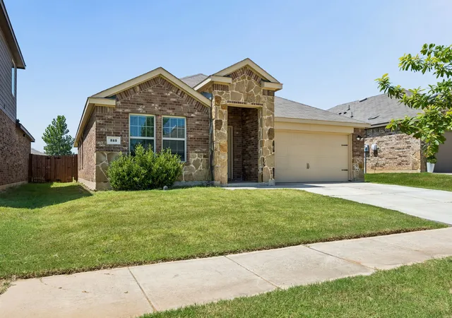 Photo 2 of Sale Pending at 313 Samuel St, Denton, TX 76207 | MLS# 21315759 | Listing updated on 2026-09-11