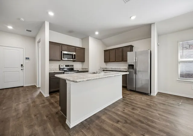 Photo 3 of Sale Pending at 313 Samuel St, Denton, TX 76207 | MLS# 21315759 | Listing updated on 2026-09-11