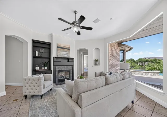 Photo 4 of Sale Pending at 6308 Estates Ln, Fort Worth, TX 76137 | MLS# 21316365 | Listing updated on 2026-09-24