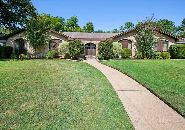 Single family home for sale at 1204 Springwood Ct, Euless, TX 76040 | MLS# 21319932