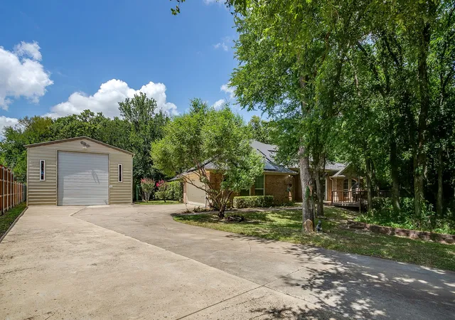 Photo 3 of Single family home for sale at 4056 Tortoise Ln, Fort Worth, TX 76135 | MLS# 21318965 | Listing updated on 2026-09-11