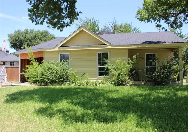 Photo 2 of Single family home for sale at 2909 Bobtown Rd, Garland, TX 75043 | MLS# 21321065 | Listing updated on 2026-09-08