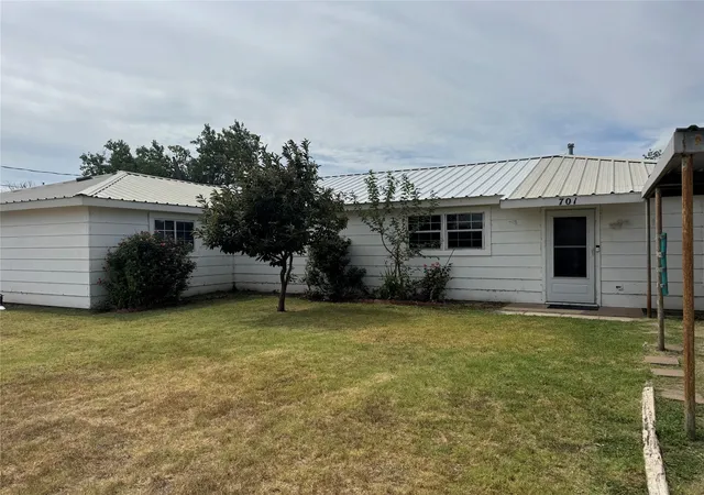 Photo 1 of Sale Pending at 701 Ne 3rd St, Knox City, TX 79529 | MLS# 21321083 | Listing updated on 2026-09-28