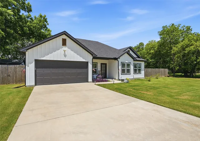 Photo 2 of Sale Pending at 310 N Water St, Savoy, TX 75479 | MLS# 21318863 | Listing updated on 2026-09-15