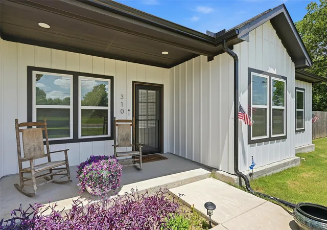 Photo 3 of Sale Pending at 310 N Water St, Savoy, TX 75479 | MLS# 21318863 | Listing updated on 2026-09-15